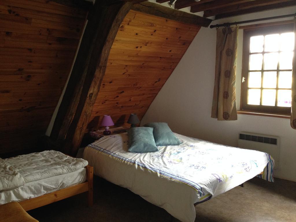 La Baronnie Bed and Breakfast Vieux-Pont Δωμάτιο φωτογραφία