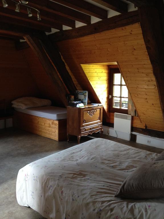 La Baronnie Bed and Breakfast Vieux-Pont Δωμάτιο φωτογραφία